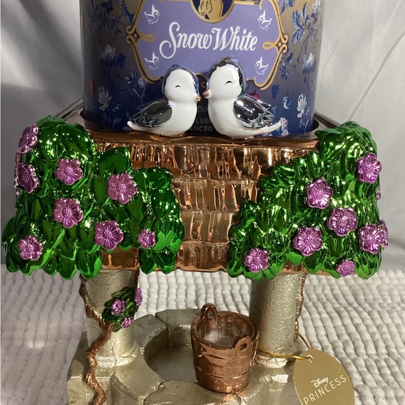 Bath & Body Disney 2025 Princess Snow White 3 Wick Candle AND Wish Well Holder - Picture 3 of 11